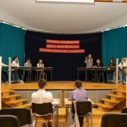 debaty 1x655